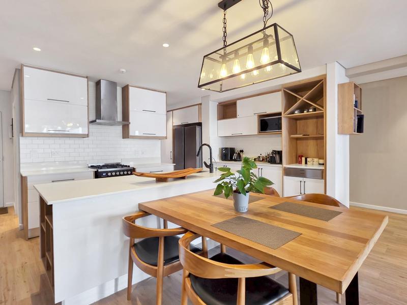 2 Bedroom Property for Sale in Sea Point Western Cape